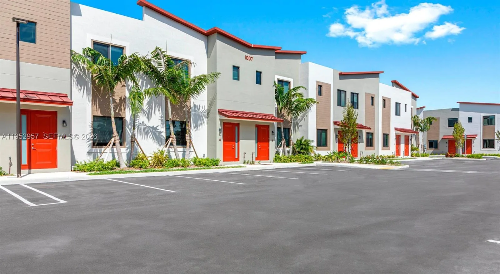 1001 NE 58th St # B, Oakland Park, FL 33334