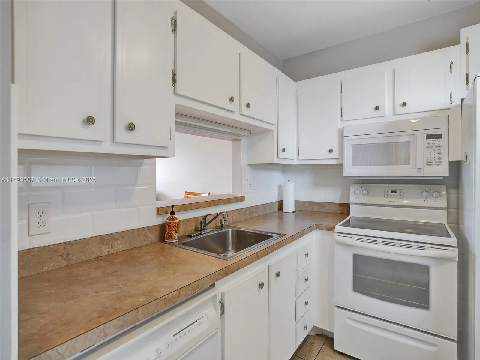 3506 NW 49th Ave # 508, Lauderdale Lakes, FL 33319 photo 8