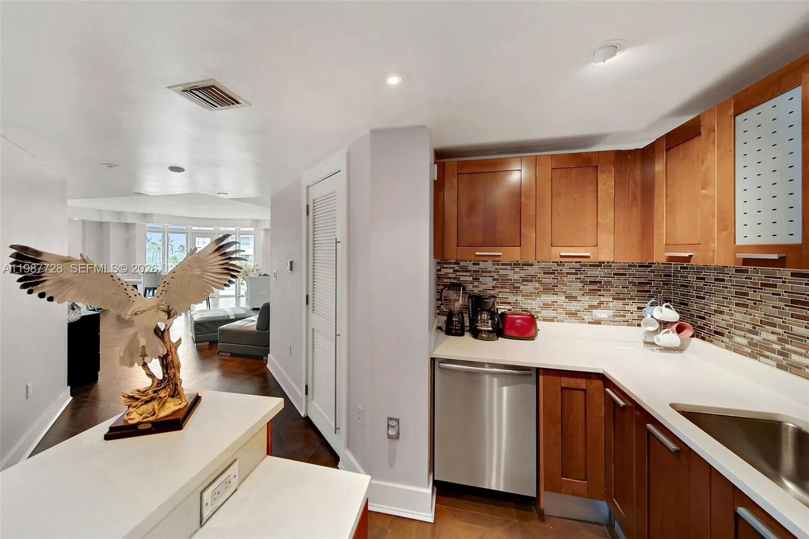 448 Ocean Dr # 302, Miami Beach, FL 33139 photo 2