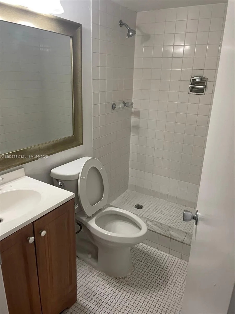 1075 Riverside Dr # 203, Coral Springs, FL 33071 photo 3