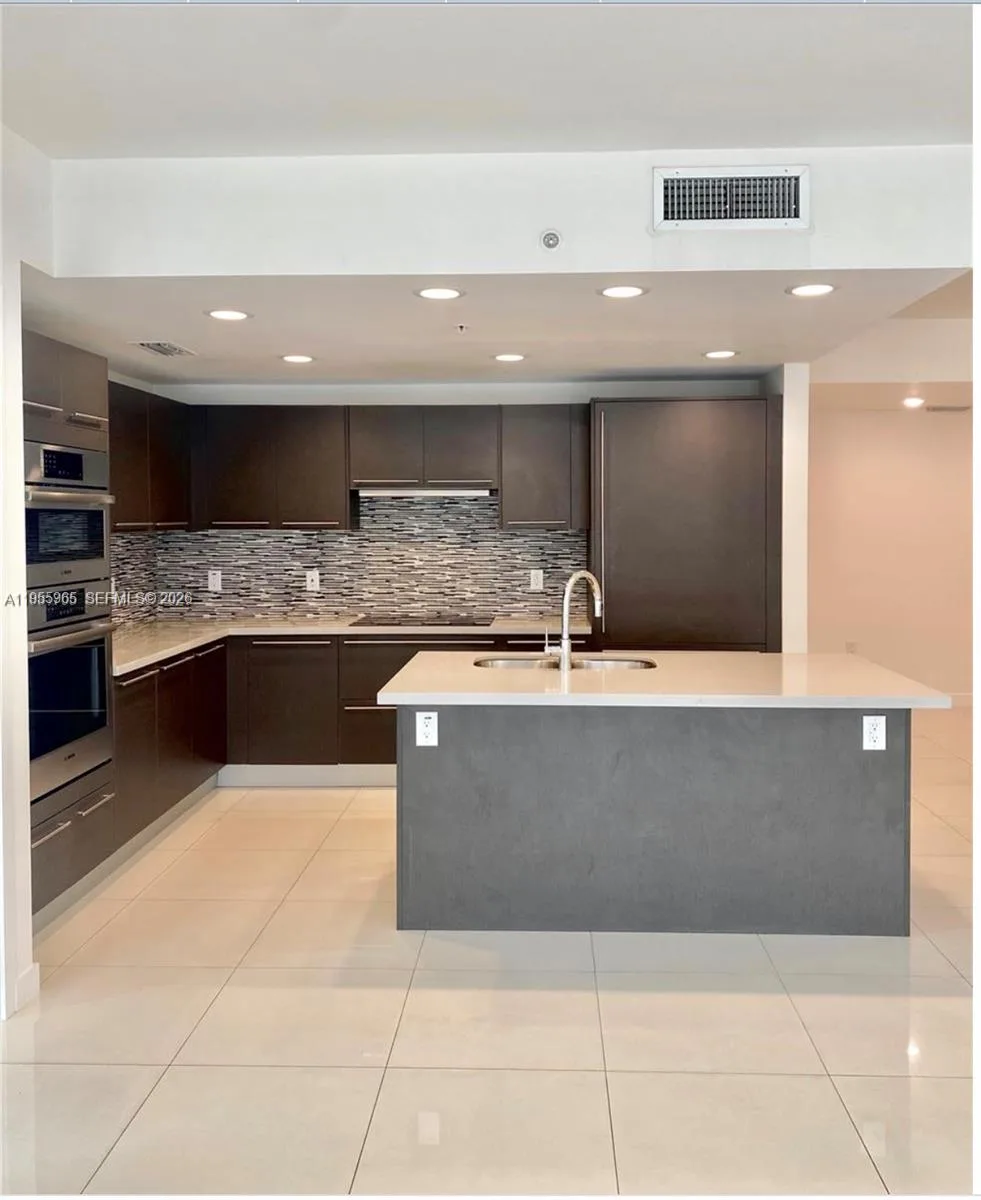 7661 NW 107th Ave # 407, Doral, FL 33178 photo 3
