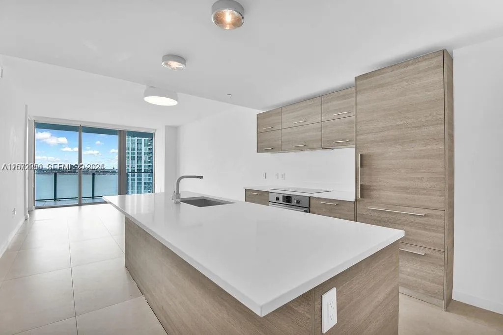 650 NE 32nd St # 1803, Miami, FL 33137