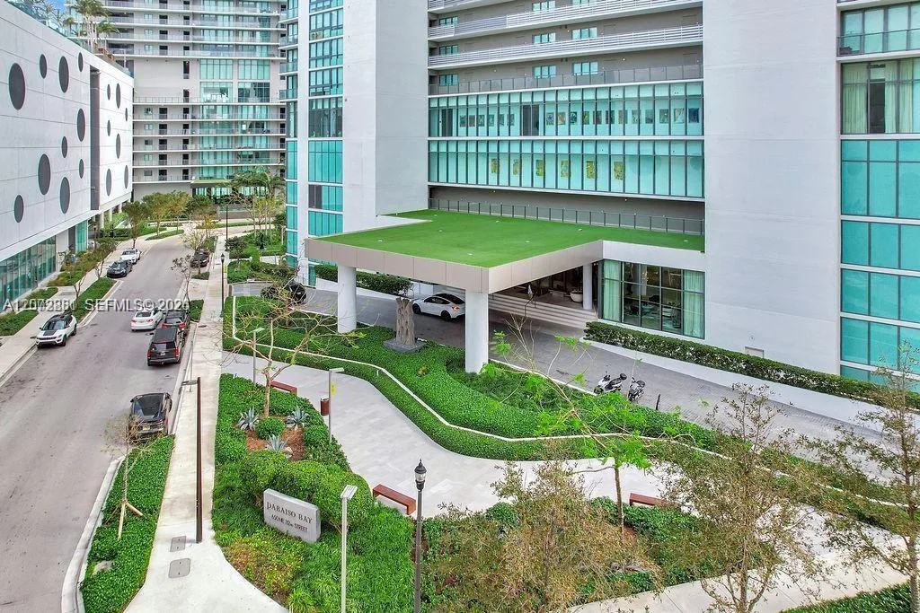 650 NE 32nd St # 1803, Miami, FL 33137 photo 3