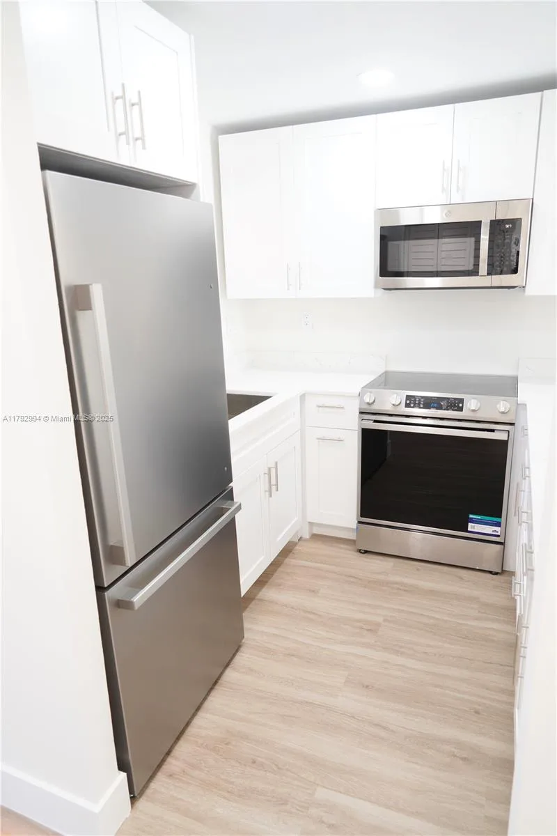 9041 Sunrise Lakes Blvd # 110, Sunrise, FL 33322 photo 3