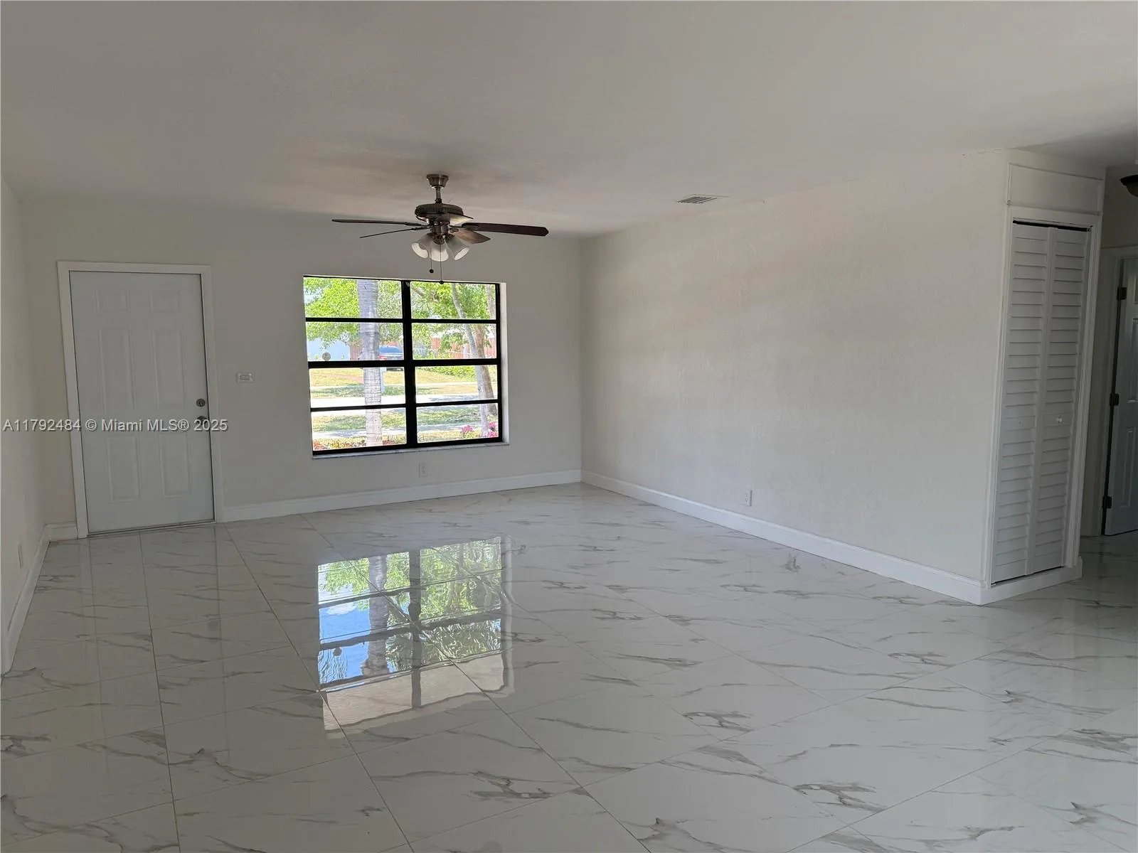 9340 Martinique Dr, Cutler Bay, FL 33189 photo 10