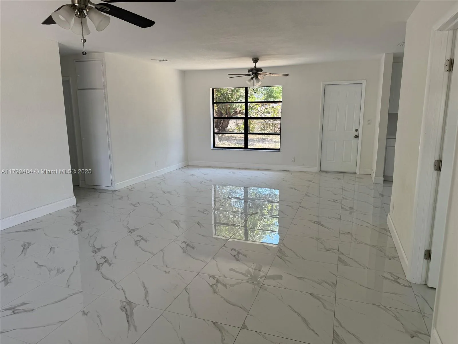9340 Martinique Dr, Cutler Bay, FL 33189 photo 6
