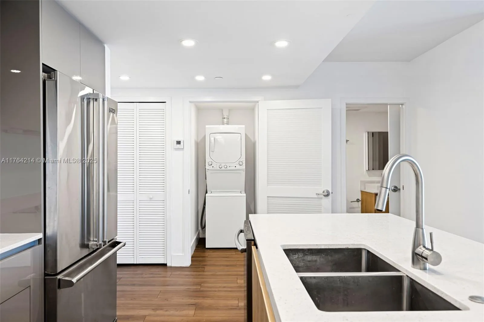 13800 Highland Dr # 302, North Miami Beach, FL 33181 photo 13