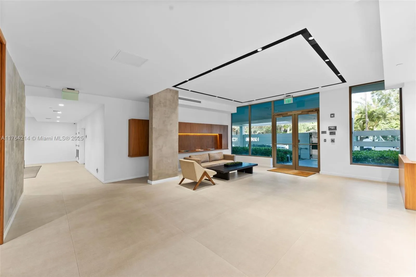 13800 Highland Dr # 302, North Miami Beach, FL 33181 photo 5