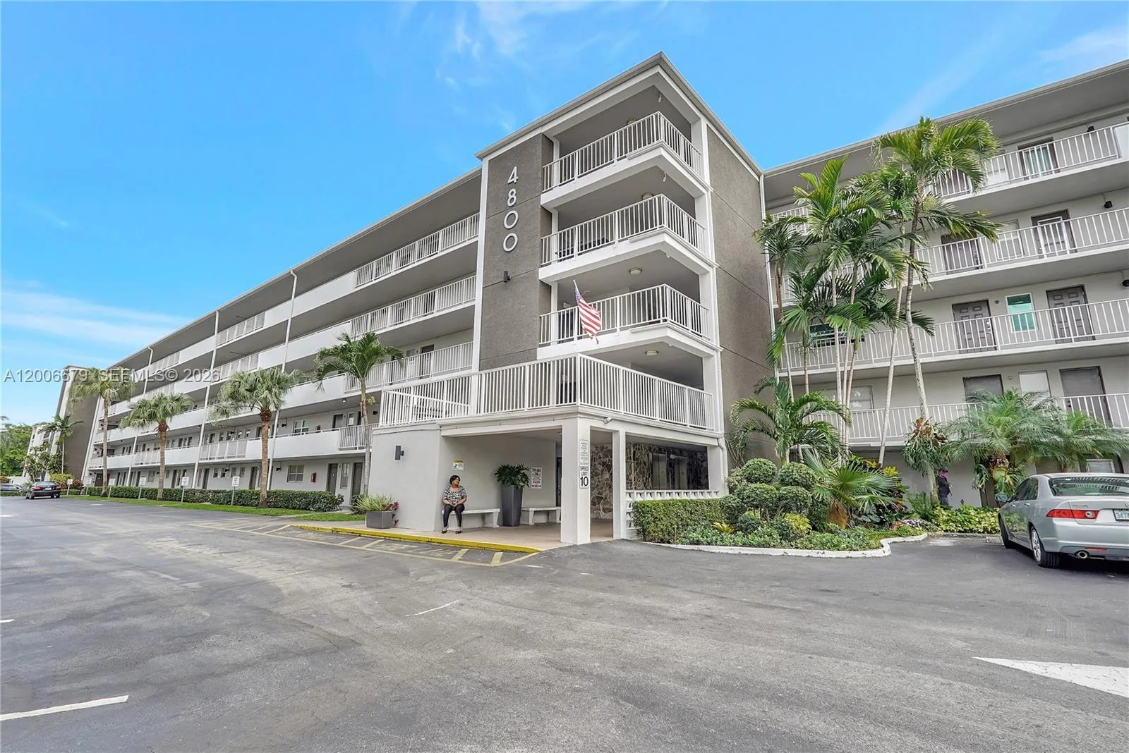 4800 Hillcrest Ln # 207, Hollywood, FL 33021