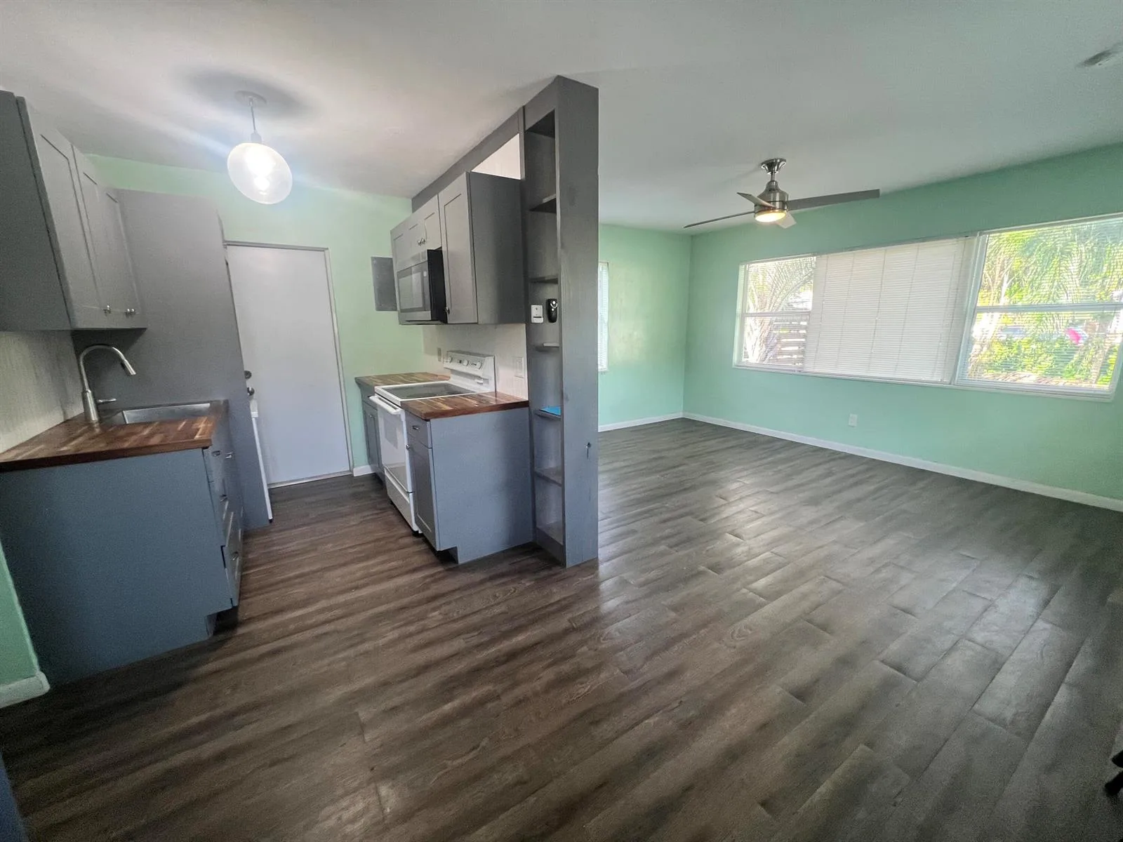 601 N D Street, FL 33460