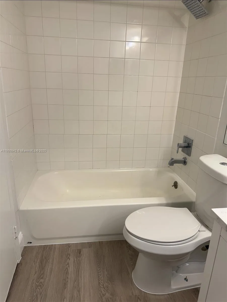 7601 E Treasure Dr # PH112, North Bay Village, FL 33141 photo 3