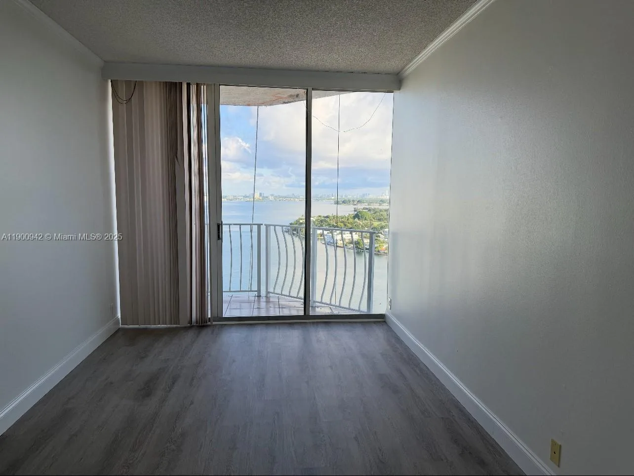 7601 E Treasure Dr # PH112, North Bay Village, FL 33141 photo 6