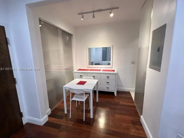 526 15 ST # 2, Miami Beach, FL 33139 photo 4