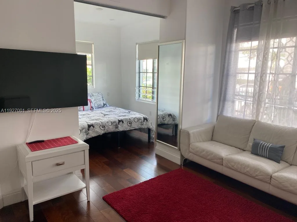 526 15 ST # 2, Miami Beach, FL 33139 photo 8