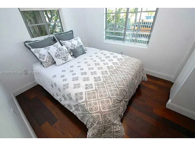 526 15 ST # 2, Miami Beach, FL 33139 photo 9