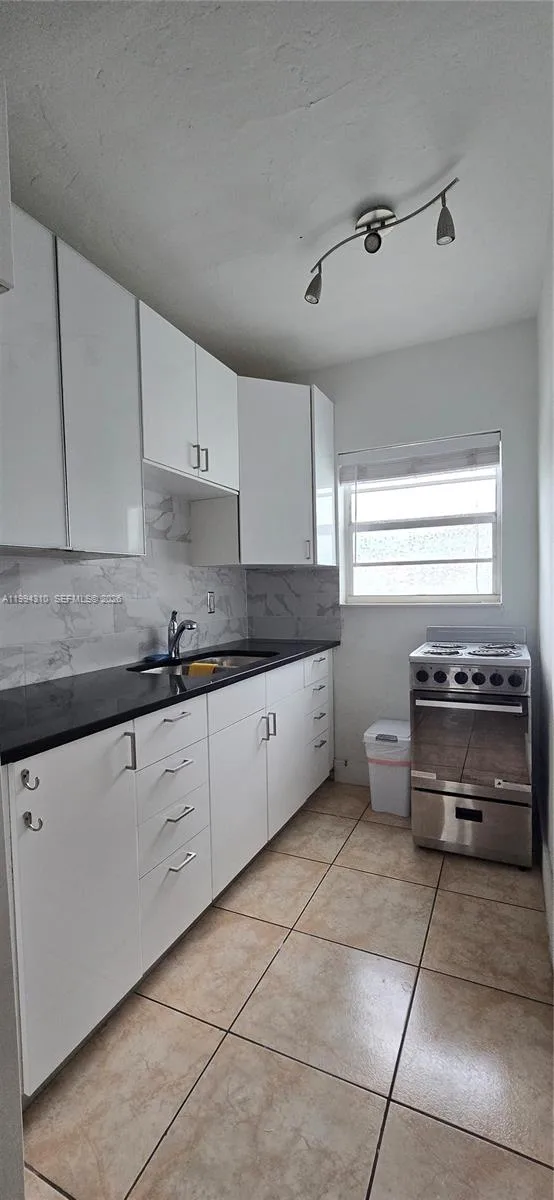 620 76th St # 11, Miami Beach, FL 33141 photo 4