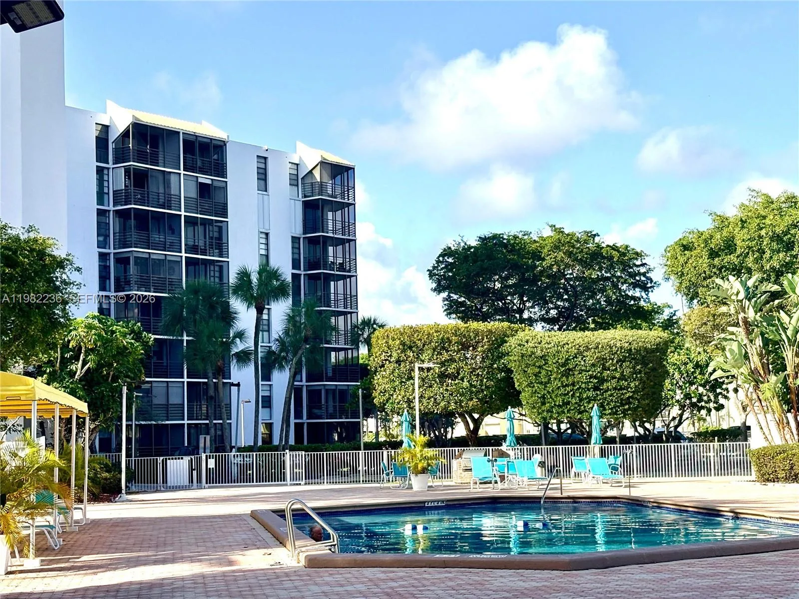 20500 W Country Club Dr # 410, Aventura, FL 33180