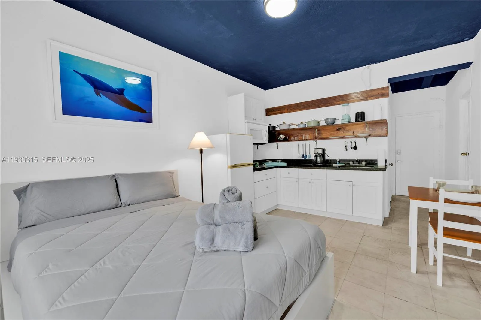 255 W 24th St # 302, Miami Beach, FL 33140