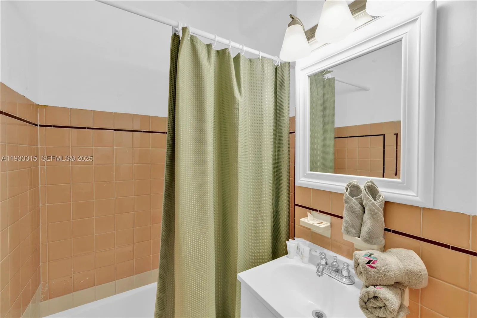 255 W 24th St # 302, Miami Beach, FL 33140 photo 8