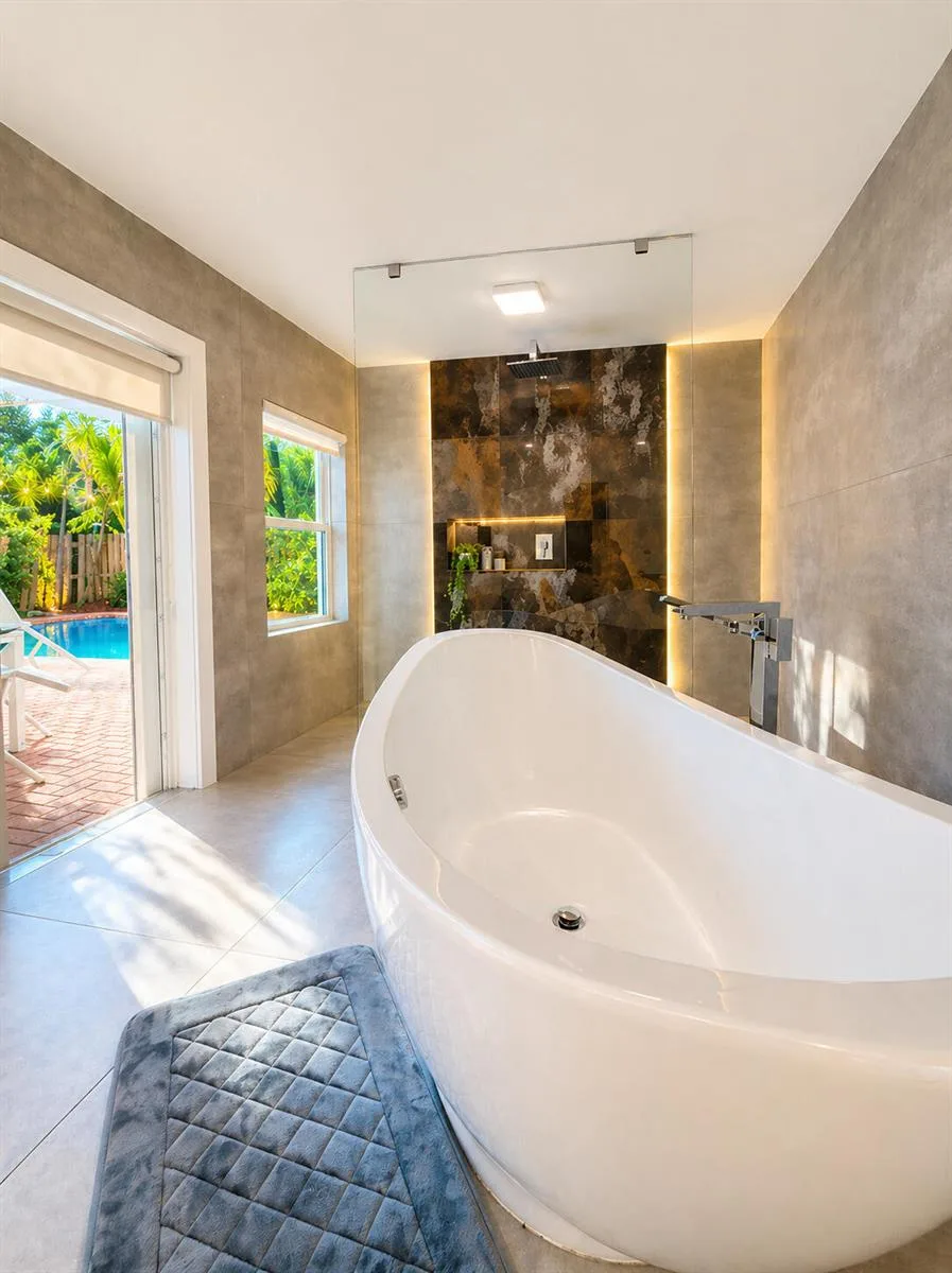 800 SE 11TH Court, Fort Lauderdale, FL 33316 photo 9