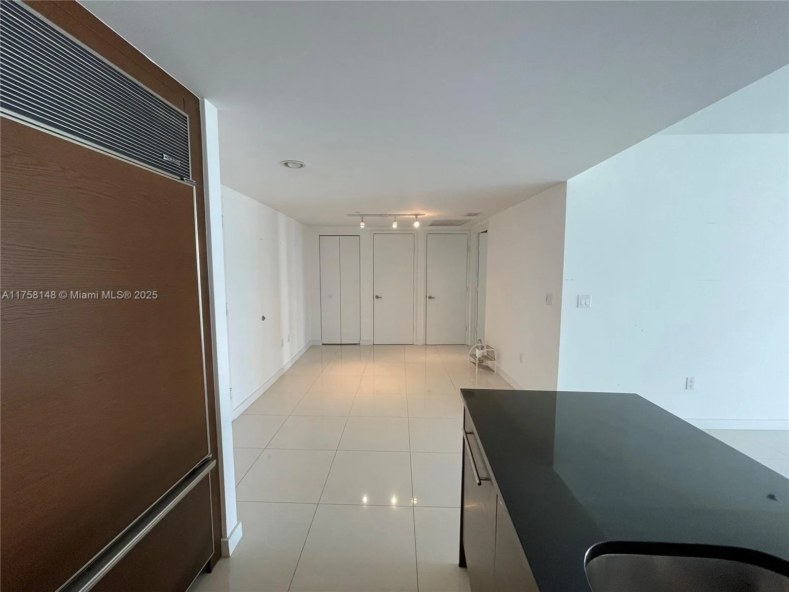 465 Brickell Ave # 819, Miami, FL 33131 photo 13