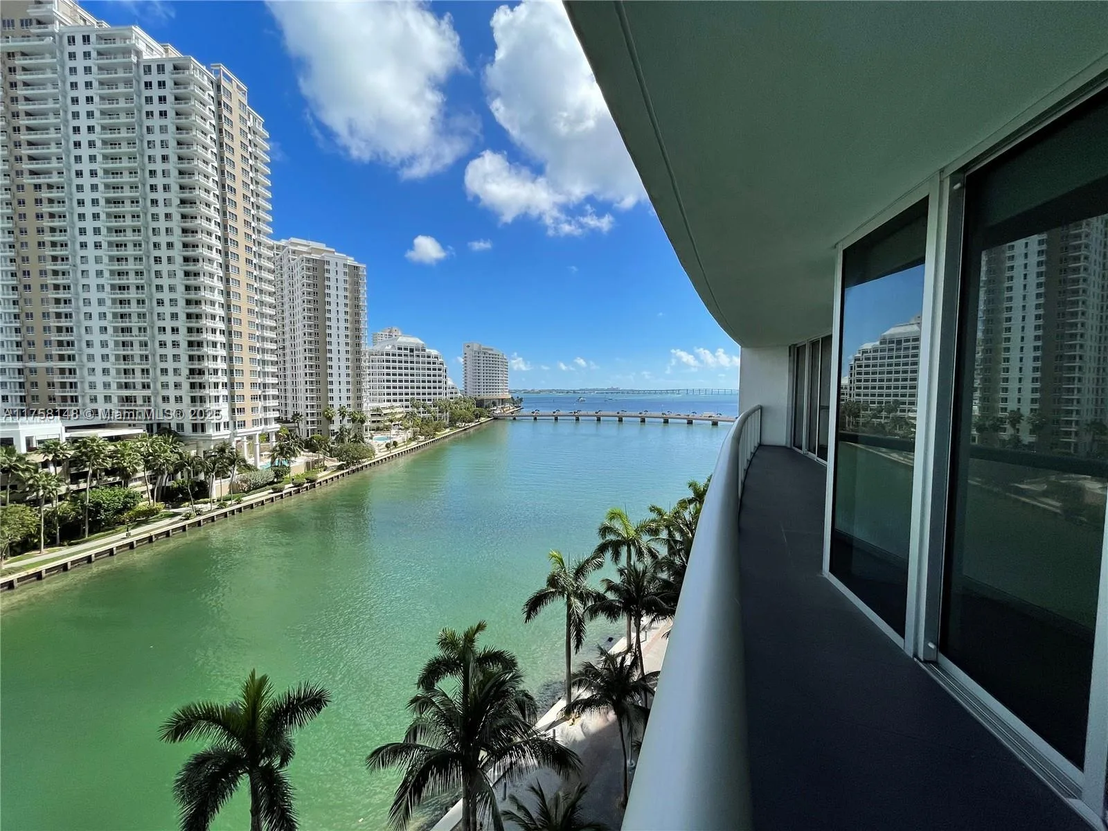 465 Brickell Ave # 819, Miami, FL 33131 photo 2