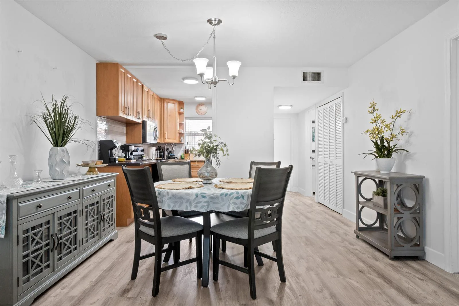 9350 Sunrise Lakes Boulevard # 205, Sunrise, FL 33322