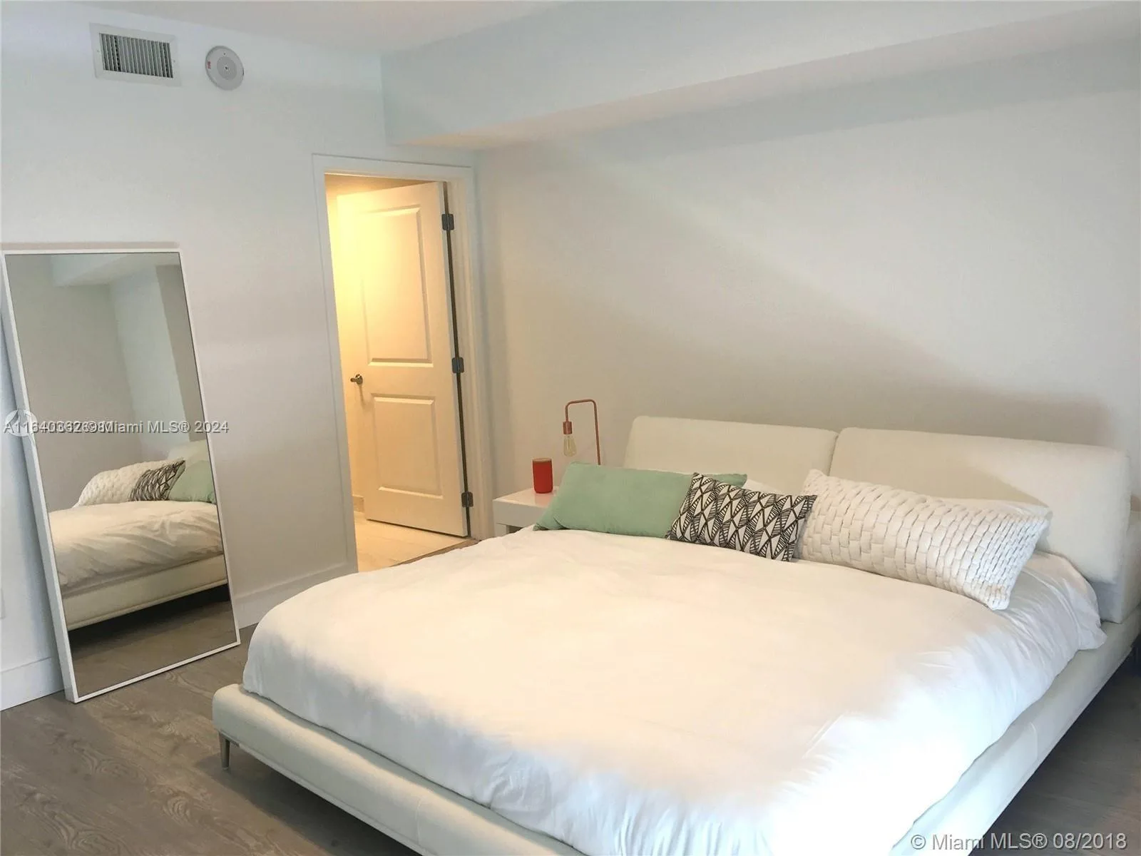 400 Sunny Isles Blvd # 1019, Sunny Isles Beach, FL 33160 photo 7