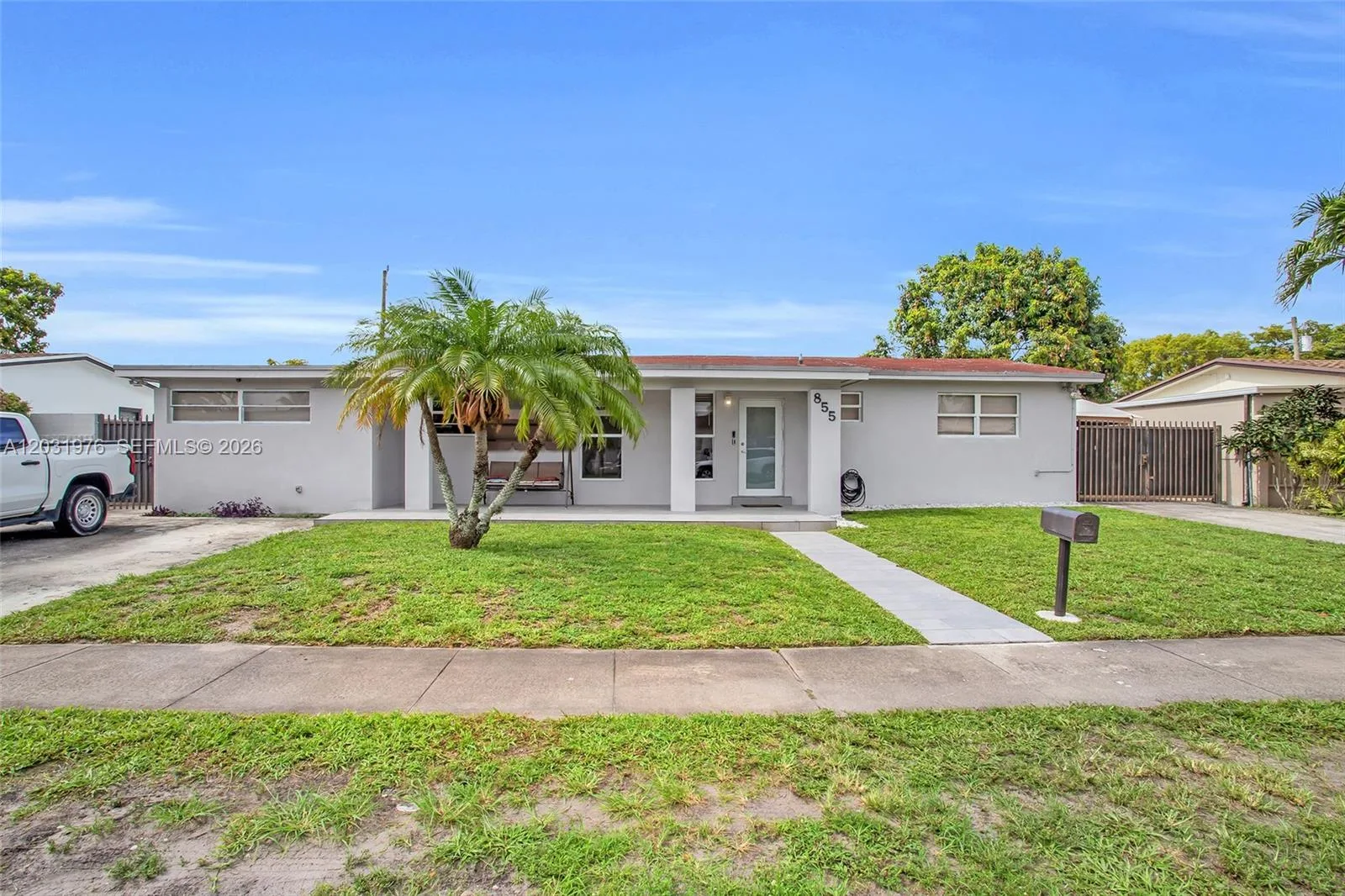 855 W 70th Pl, Hialeah, FL 33014