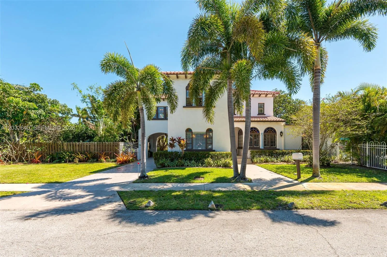 219 S 17th Ave S, Lake Worth, FL 33460