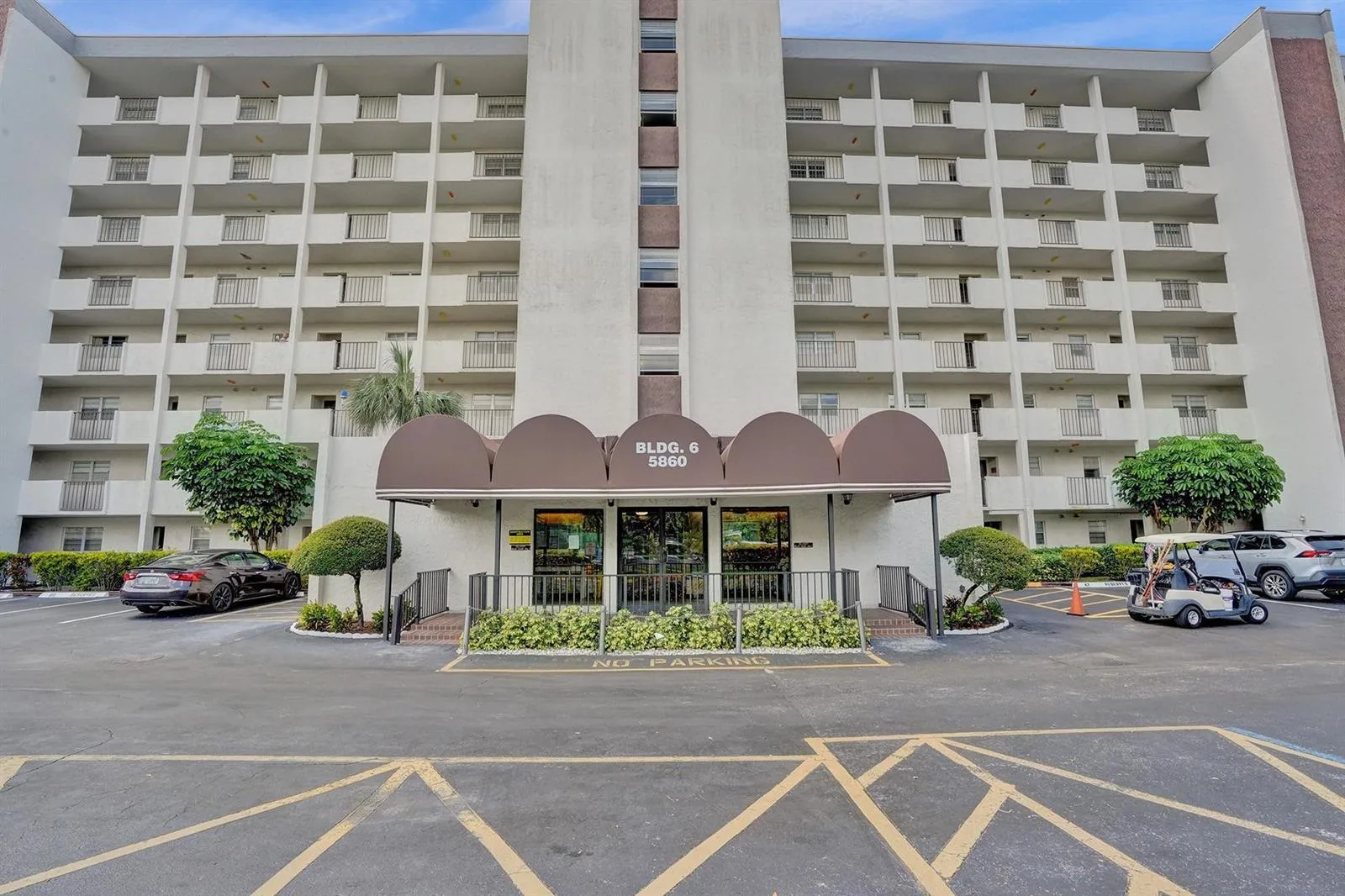 5860 NW 44th Street # 603, Lauderhill, FL 33319