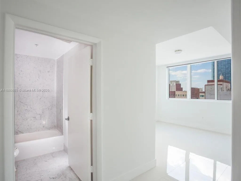 244 Biscayne Blvd # 1202, Miami, FL 33132 photo 13
