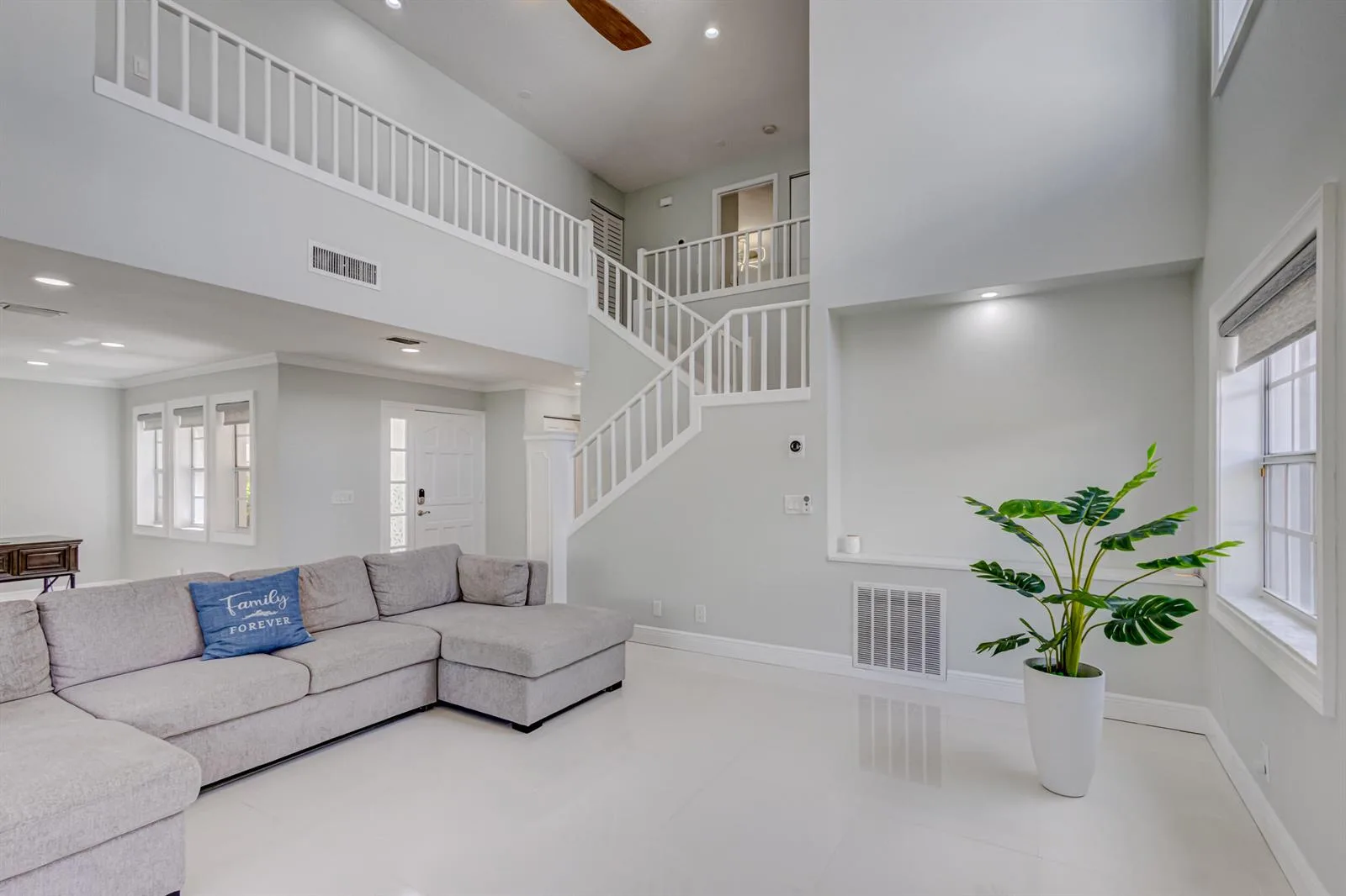 17 Selby Lane, Palm Beach Gardens, FL 33418 photo 12