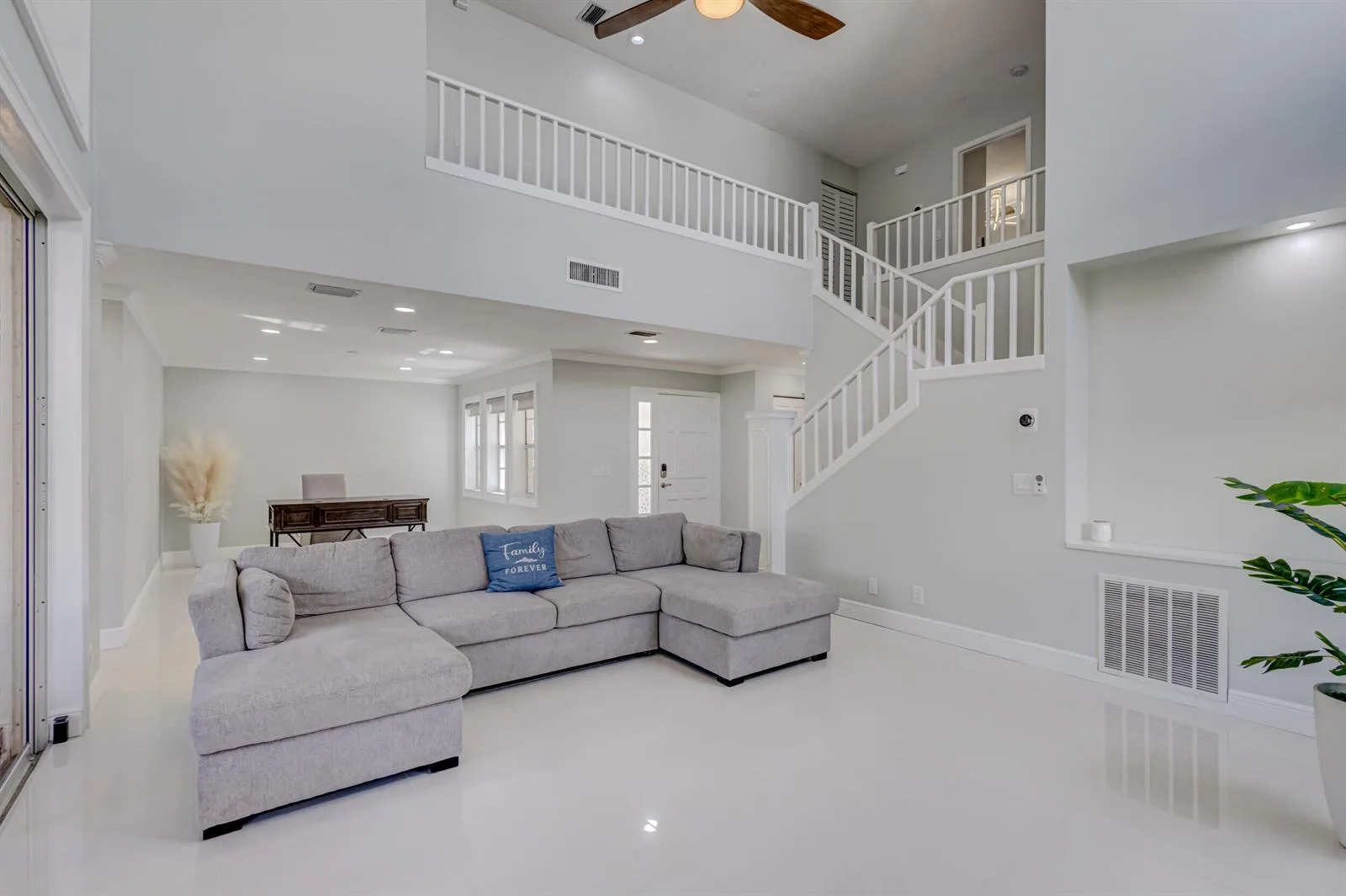 17 Selby Lane, Palm Beach Gardens, FL 33418 photo 13
