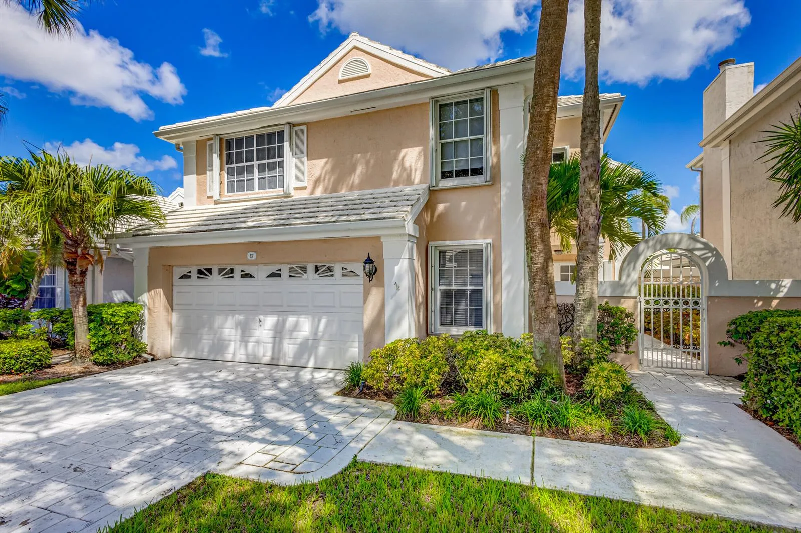 17 Selby Lane, Palm Beach Gardens, FL 33418 photo 4