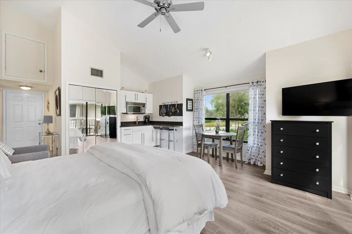 11863 Wimbledon Circle # 524, Wellington, FL 33414 photo 10