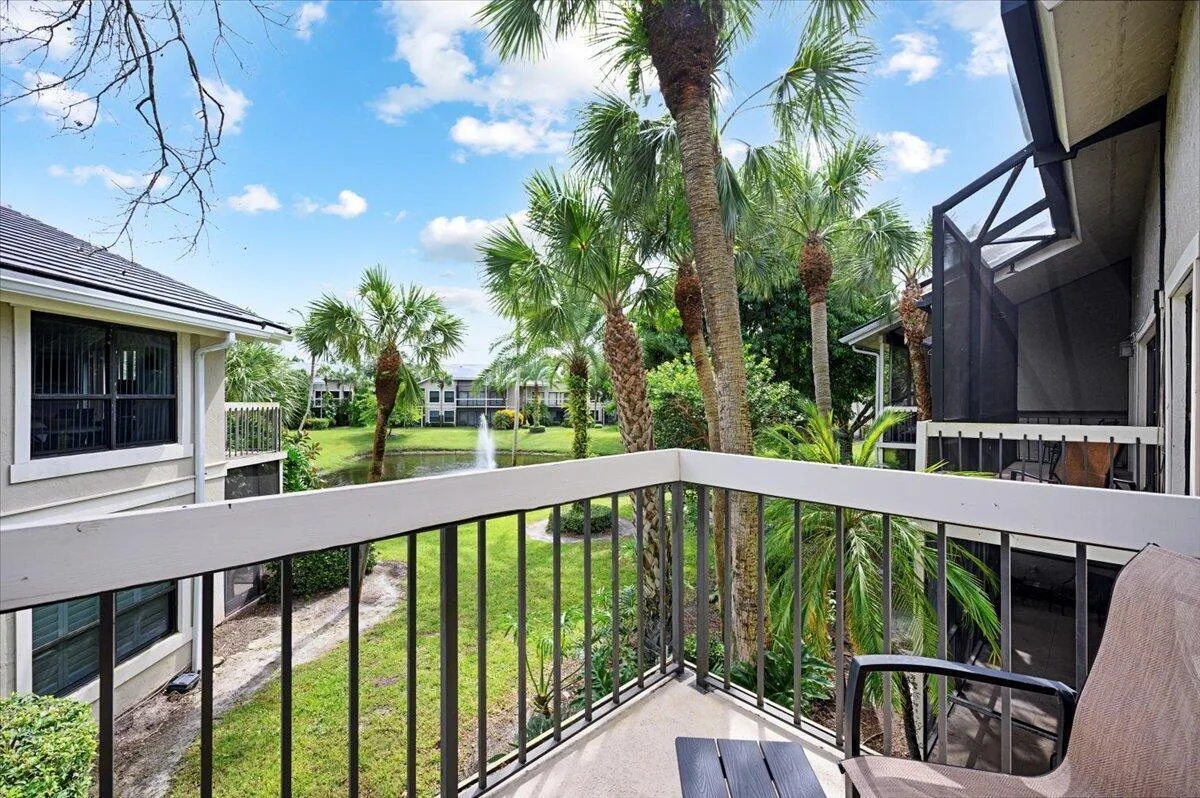 11863 Wimbledon Circle # 524, Wellington, FL 33414 photo 2