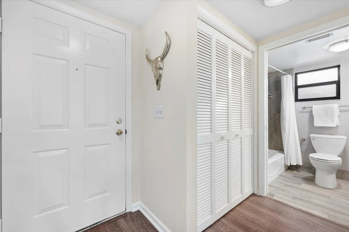 11863 Wimbledon Circle # 524, Wellington, FL 33414 photo 3