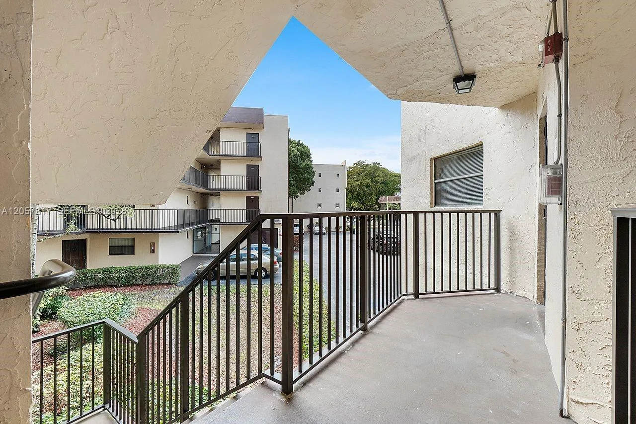 6655 W Broward Blvd # 200, Plantation, FL 33317 photo 3