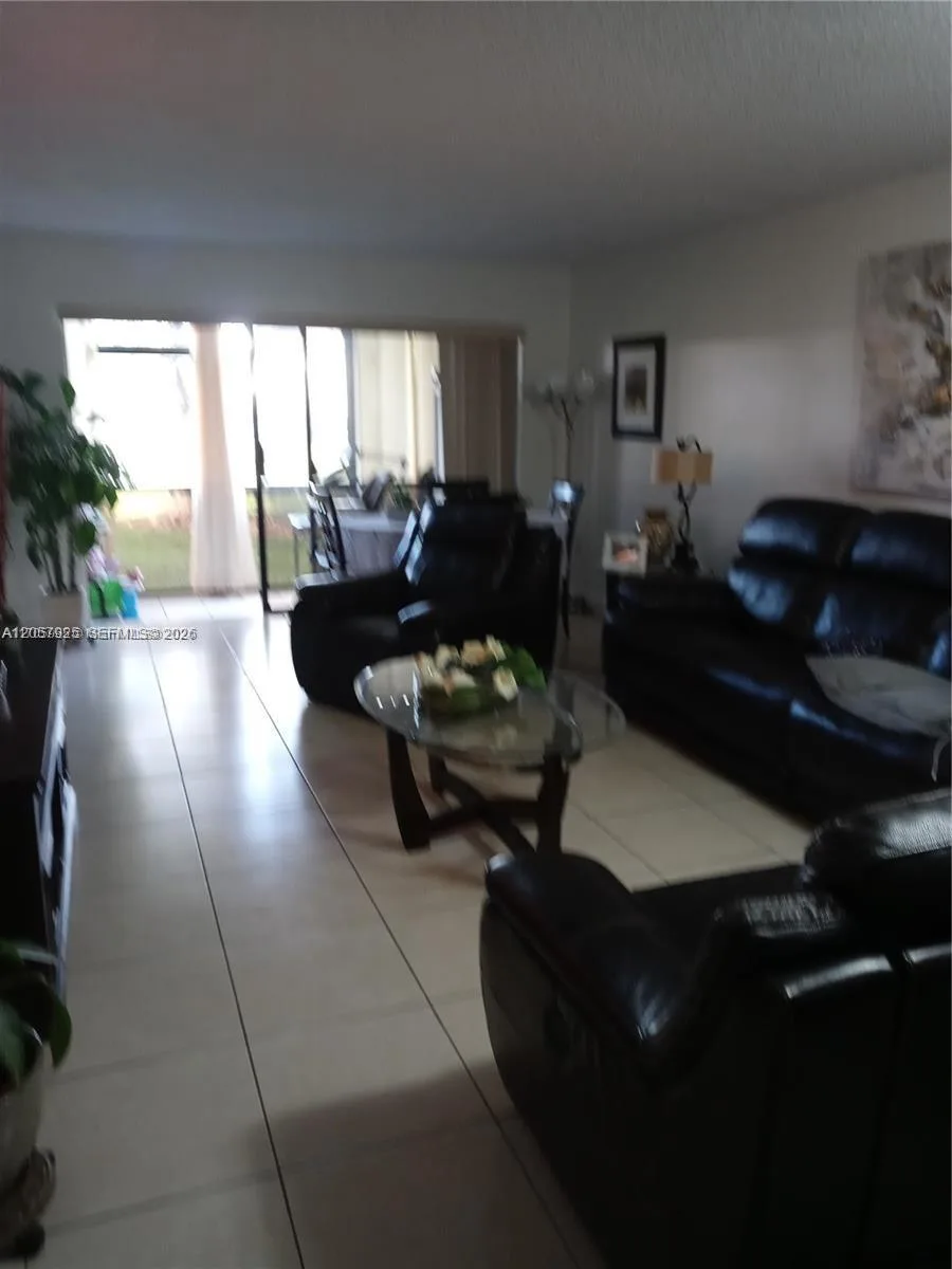 10253 NW 9th St Cir # 102-6, Miami, FL 33172 photo 2