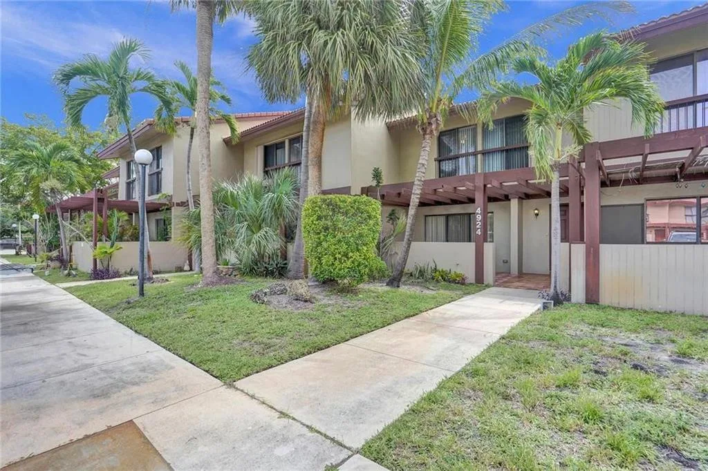 4924 SHERIDAN Street, Hollywood, FL 33021 photo 2