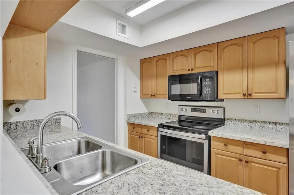 4924 SHERIDAN Street, Hollywood, FL 33021 photo 8
