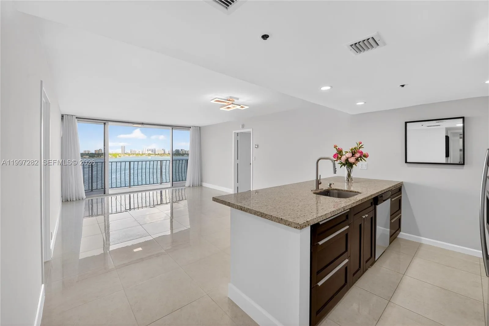 7601 E Treasure Dr # 1119, North Bay Village, FL 33141