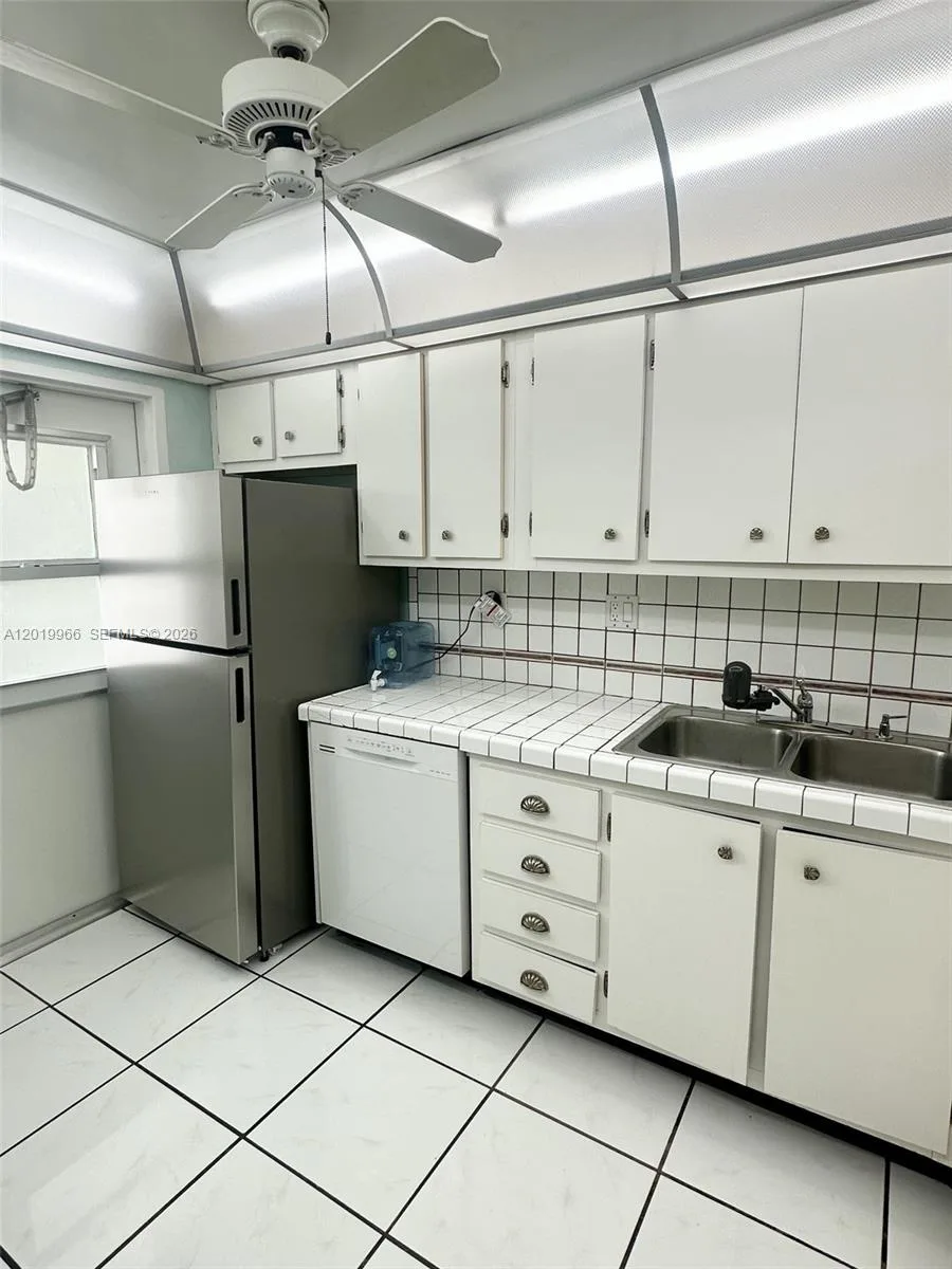 300 Galen Dr # 206, Key Biscayne, FL 33149 photo 6