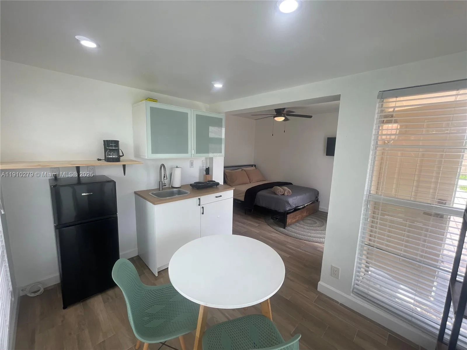 1505 NE 15th Ave # 4, Fort Lauderdale, FL 33304 photo 2