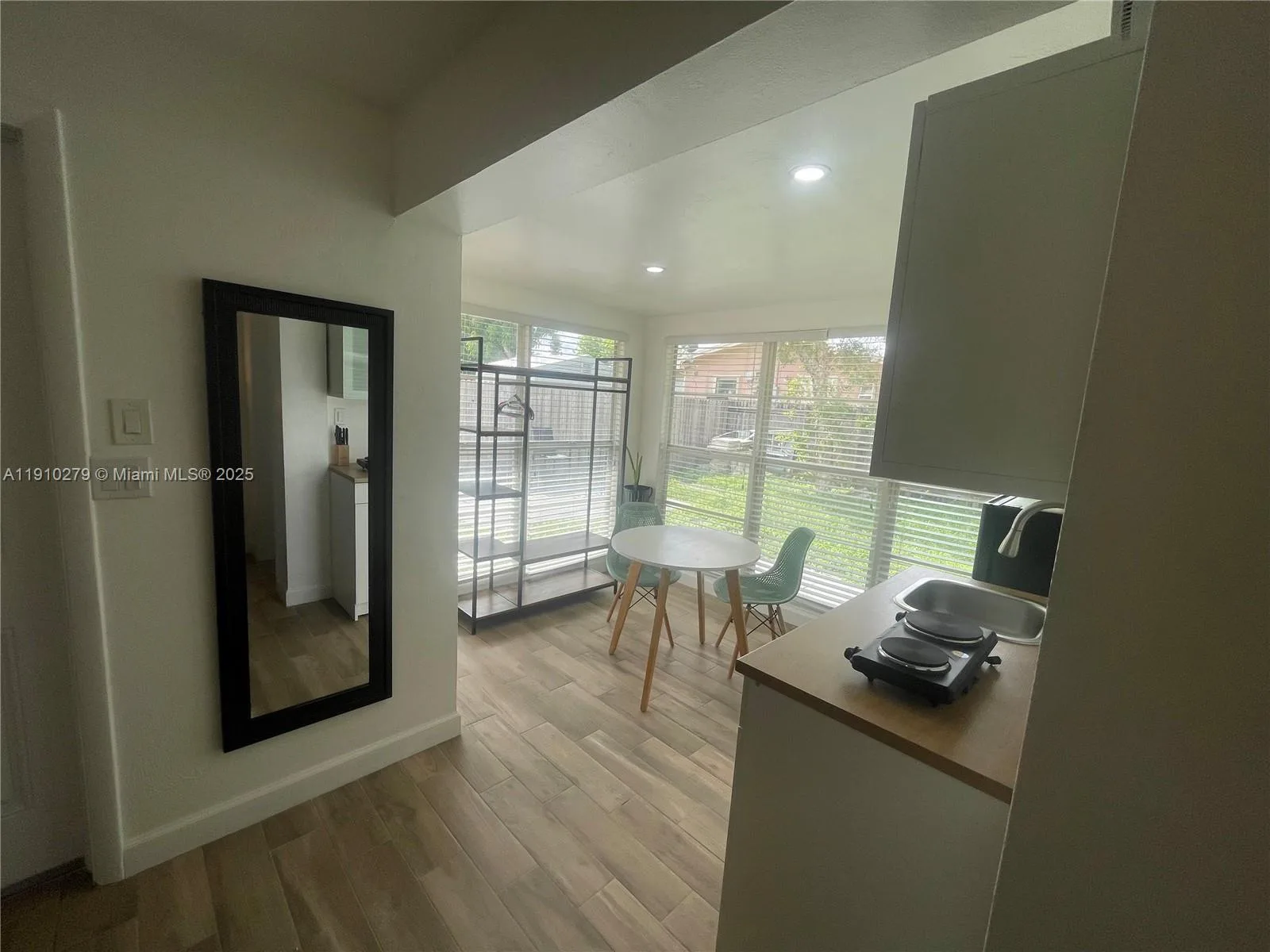 1505 NE 15th Ave # 4, Fort Lauderdale, FL 33304 photo 3