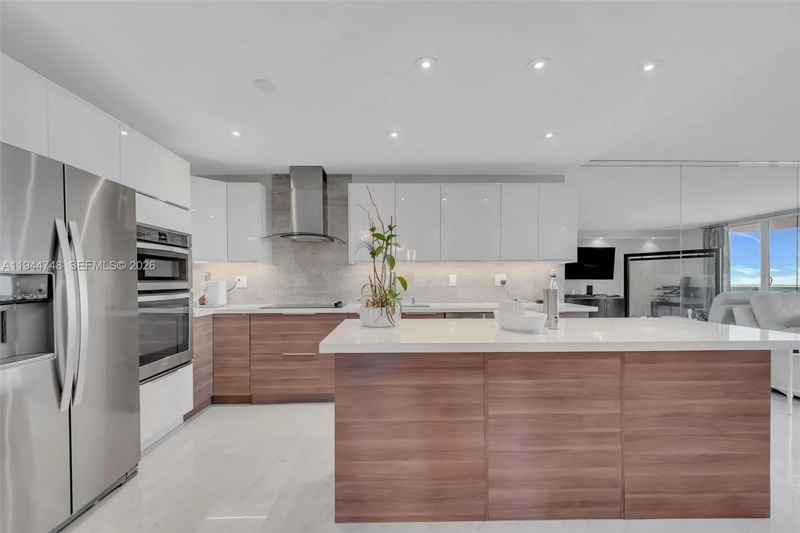 2301 Collins Ave # 810, Miami Beach, FL 33139