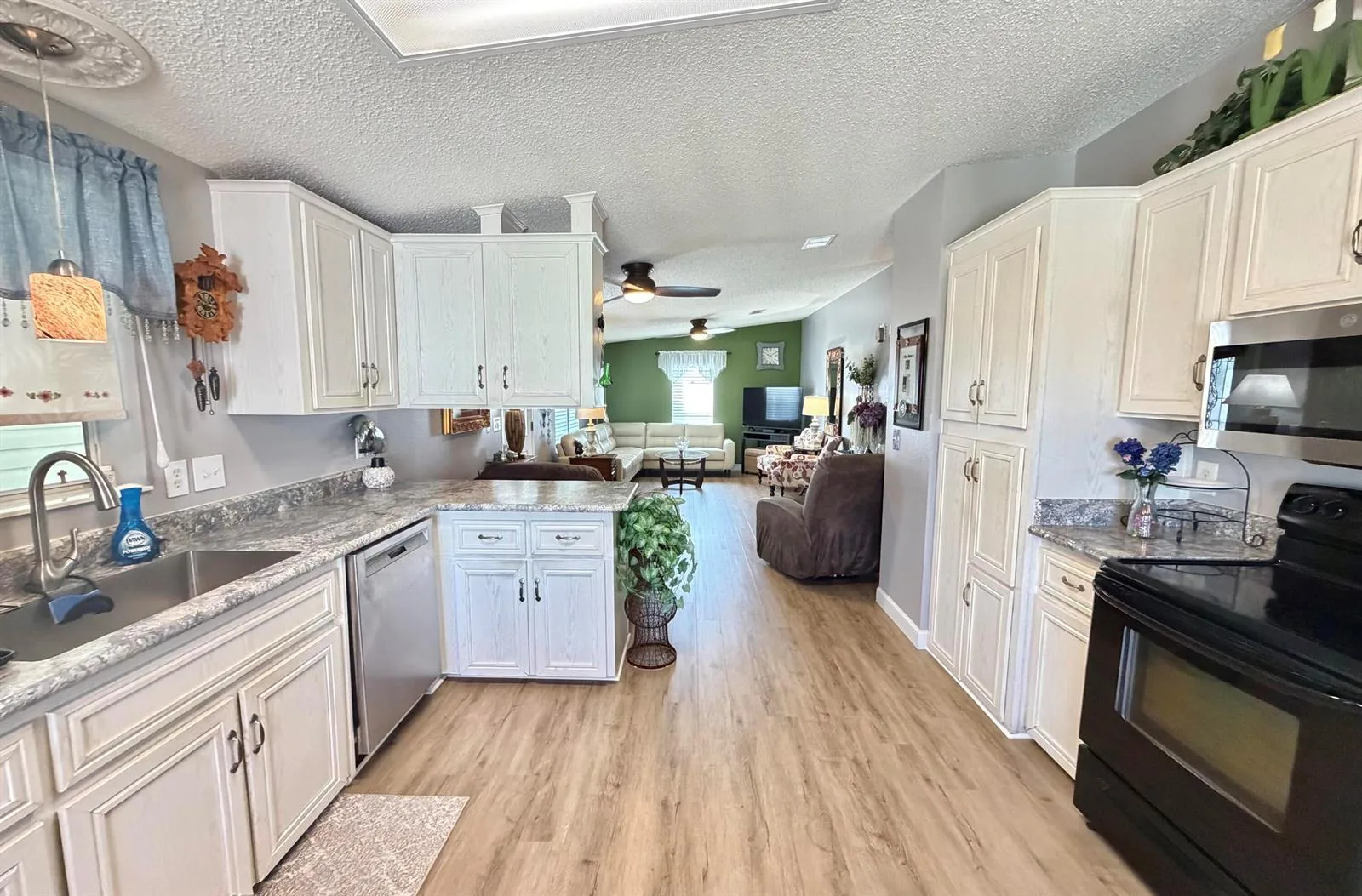 8181 14TH HOLE Drive, Port St. Lucie, FL 34952 photo 6