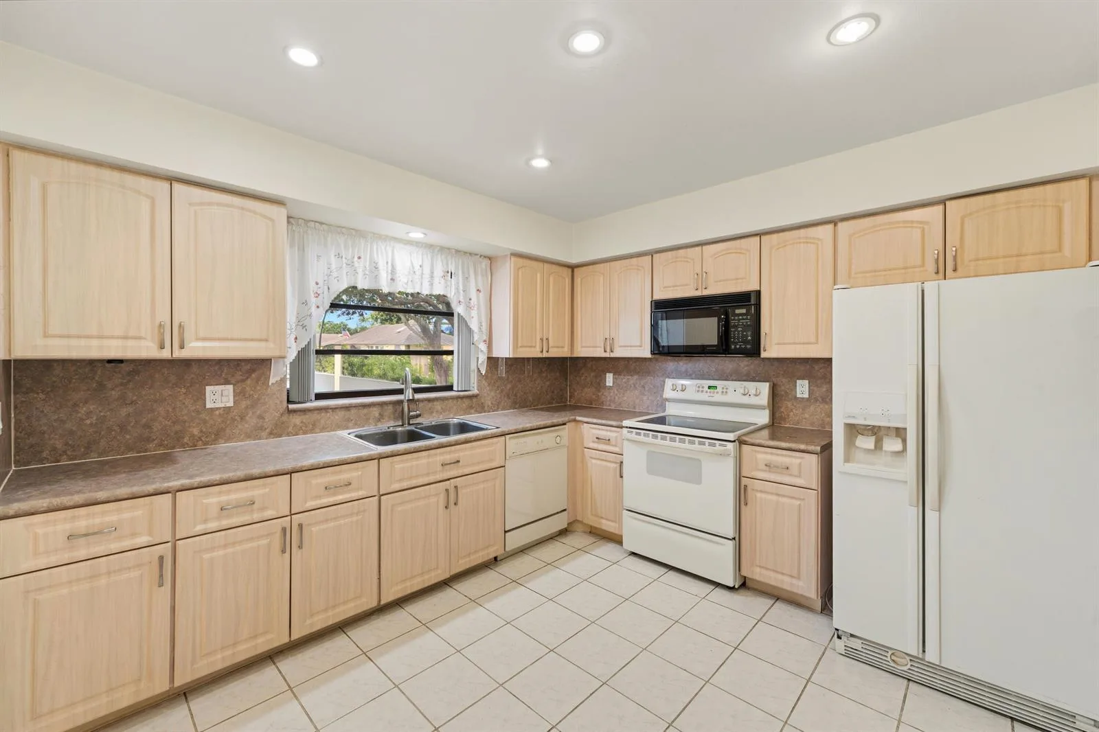 4675 ROBINWOOD Circle # A, Boynton Beach, FL 33436 photo 12