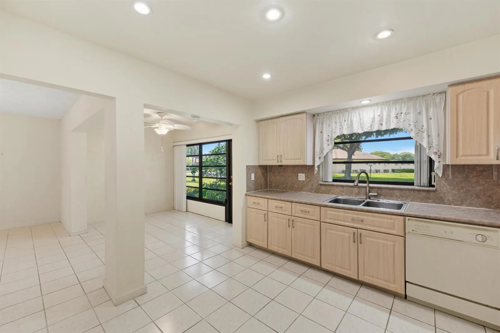 4675 ROBINWOOD Circle # A, Boynton Beach, FL 33436 photo 13